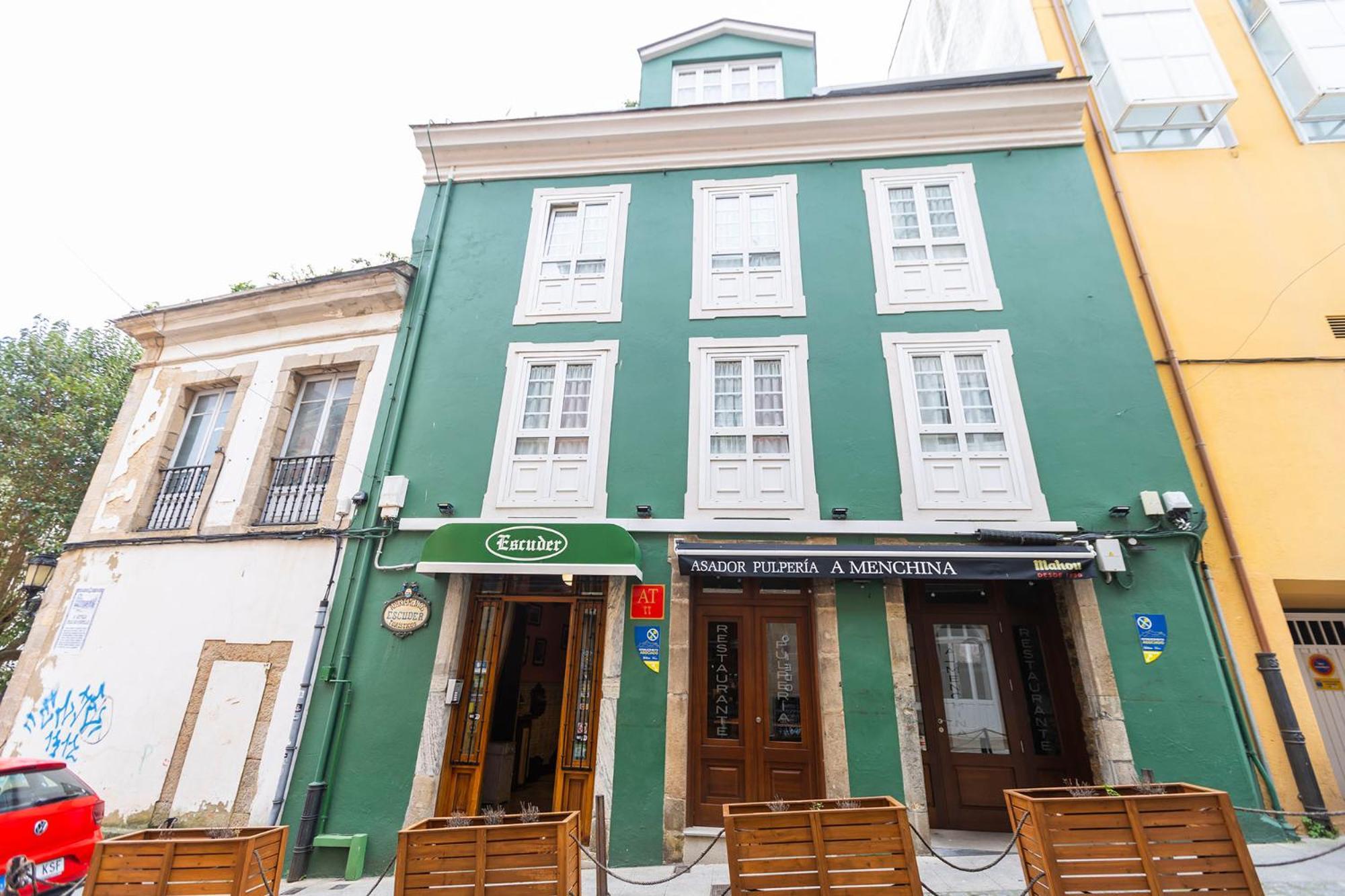 Escuder Apartamentos Turisticos Ribadeo Exterior photo