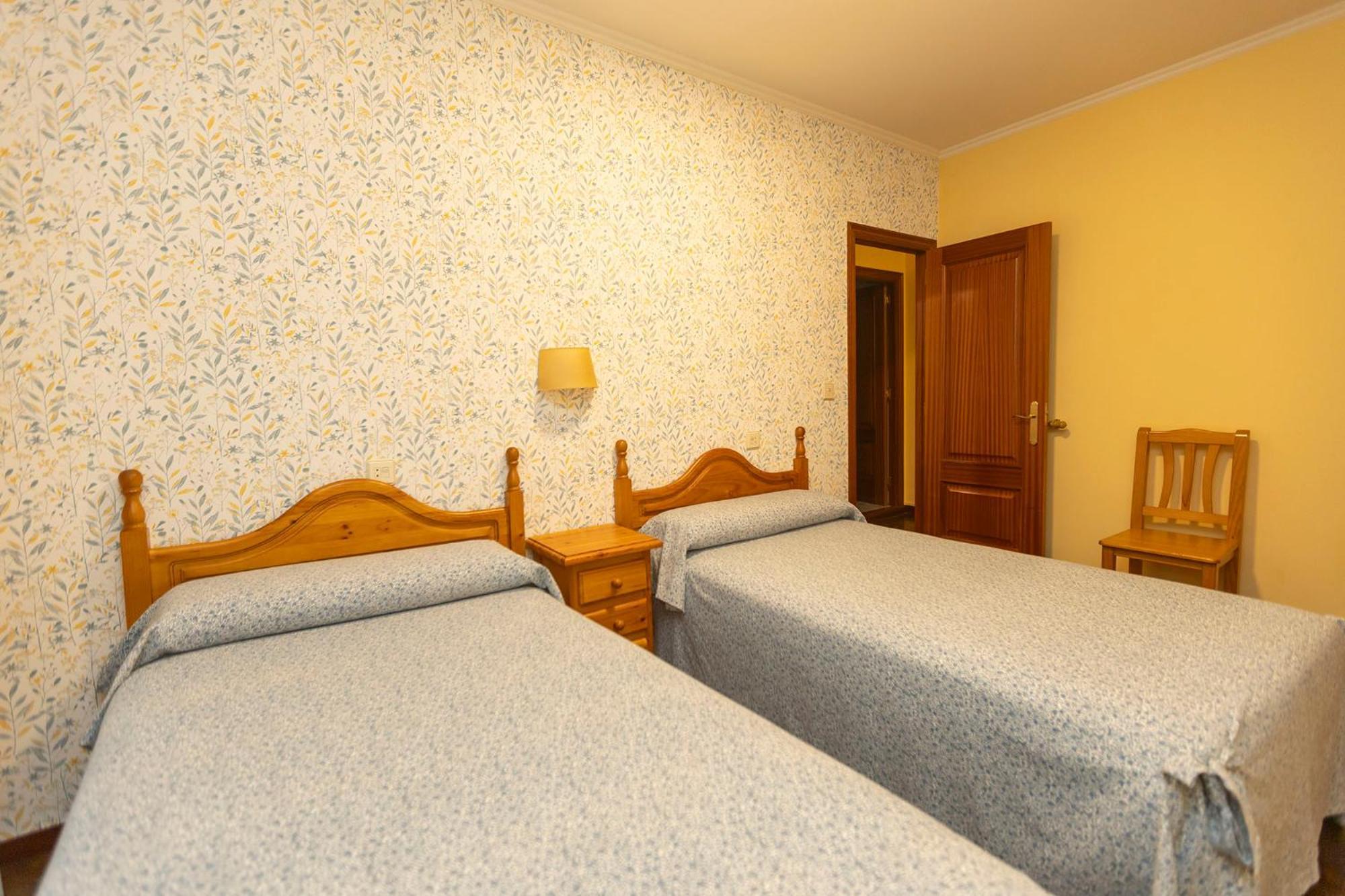 Escuder Apartamentos Turisticos Ribadeo Exterior photo
