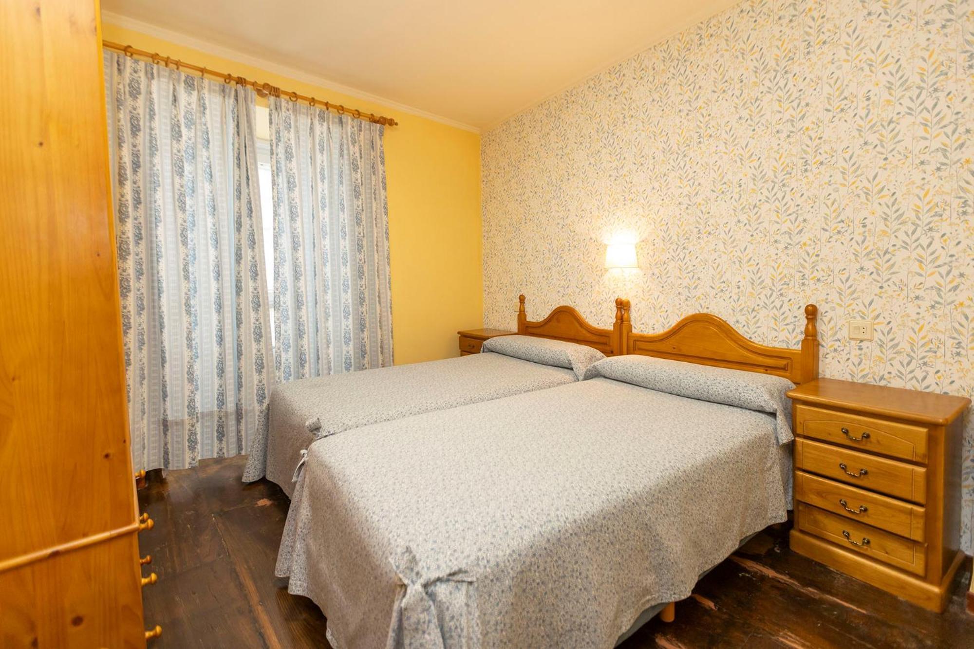 Escuder Apartamentos Turisticos Ribadeo Exterior photo