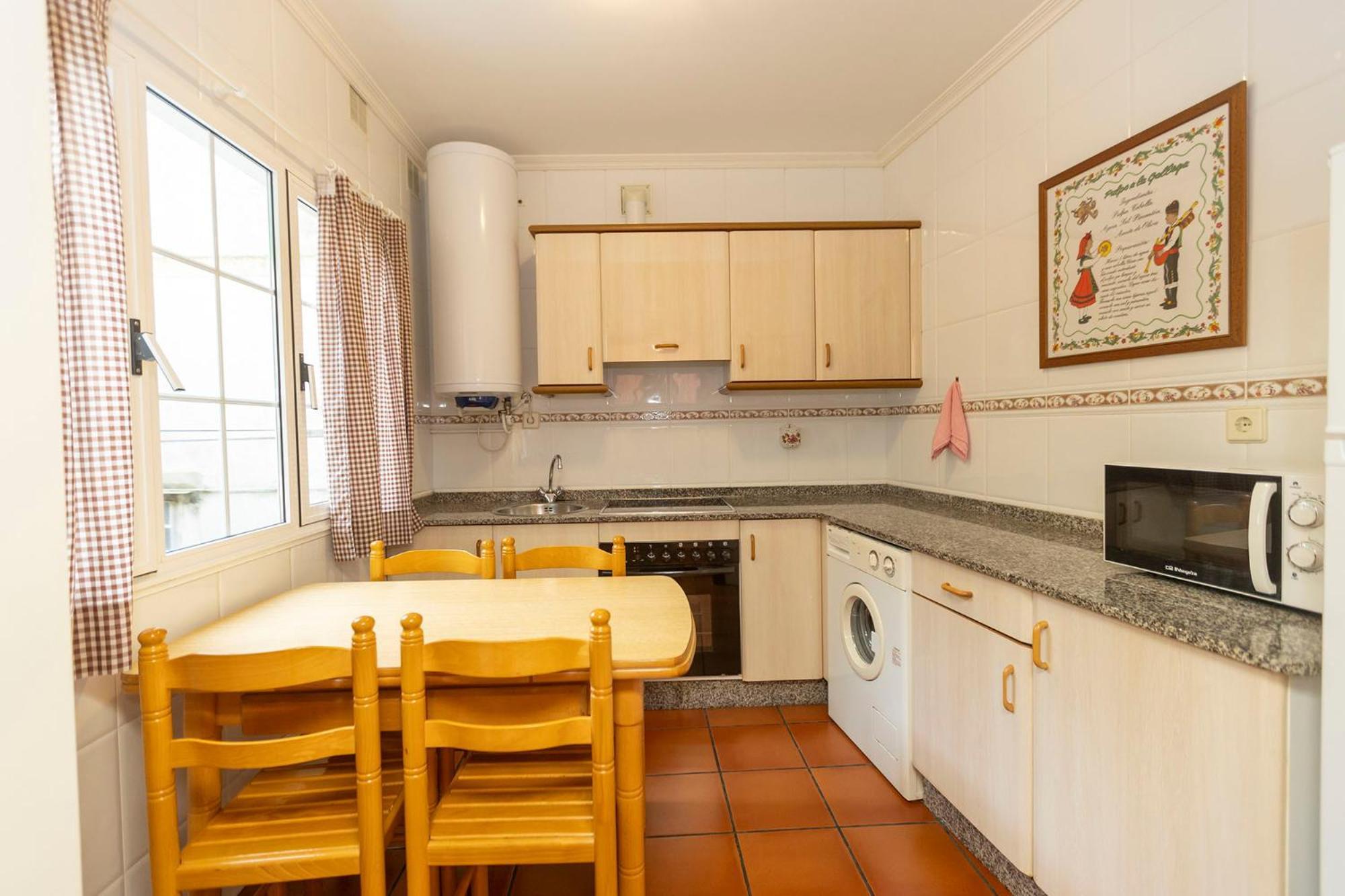 Escuder Apartamentos Turisticos Ribadeo Exterior photo