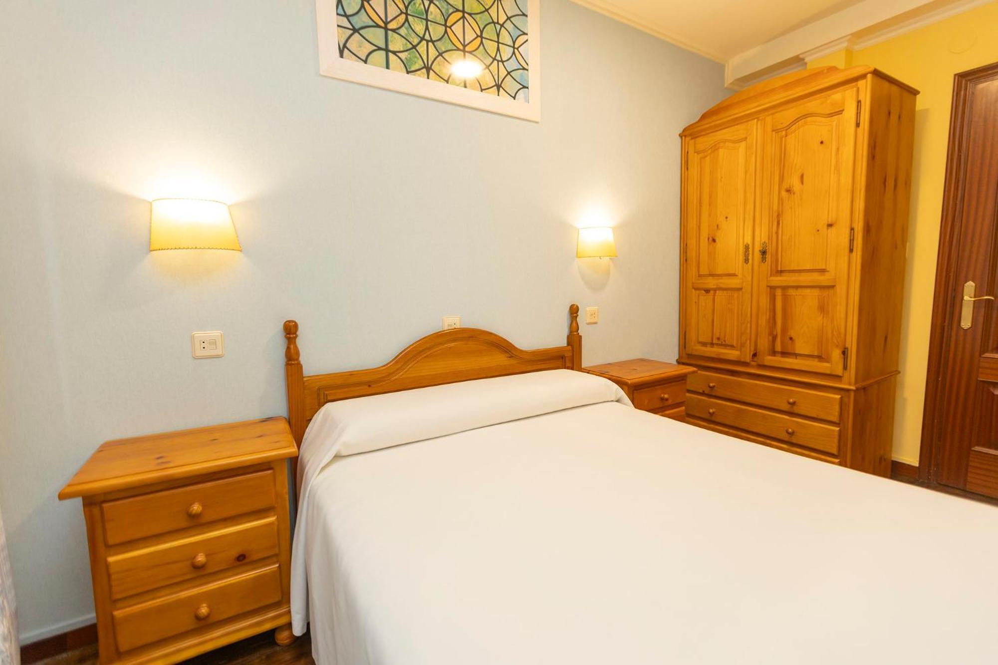 Escuder Apartamentos Turisticos Ribadeo Exterior photo