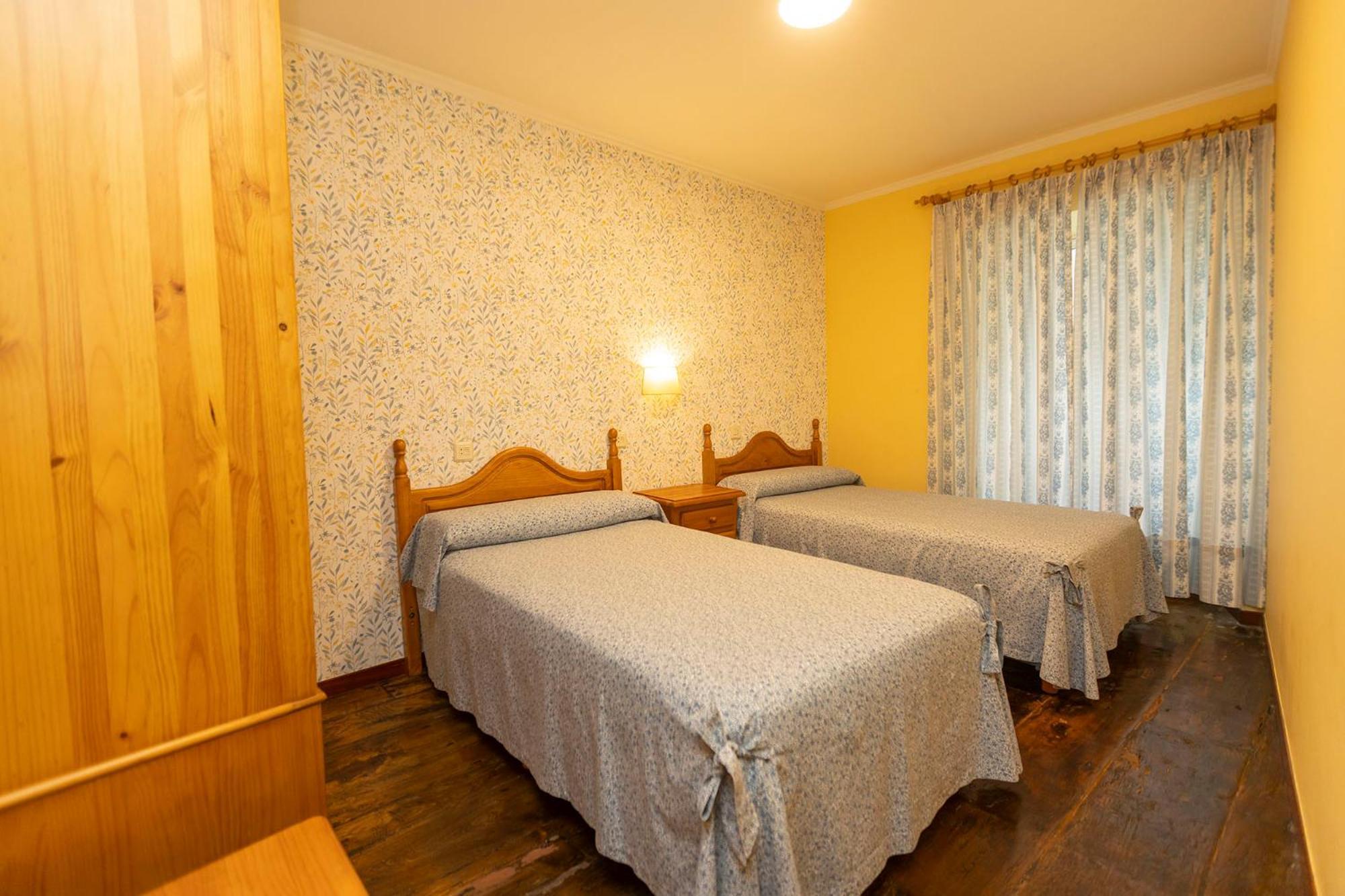 Escuder Apartamentos Turisticos Ribadeo Exterior photo