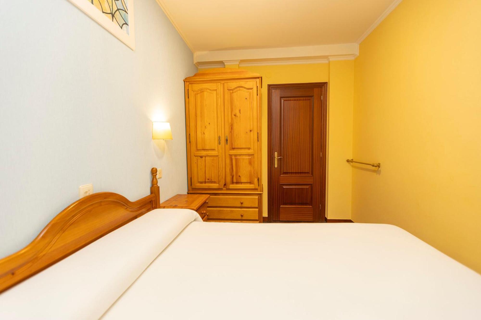 Escuder Apartamentos Turisticos Ribadeo Exterior photo