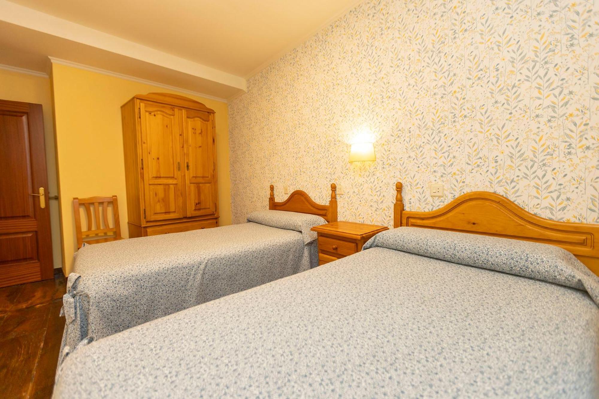 Escuder Apartamentos Turisticos Ribadeo Exterior photo